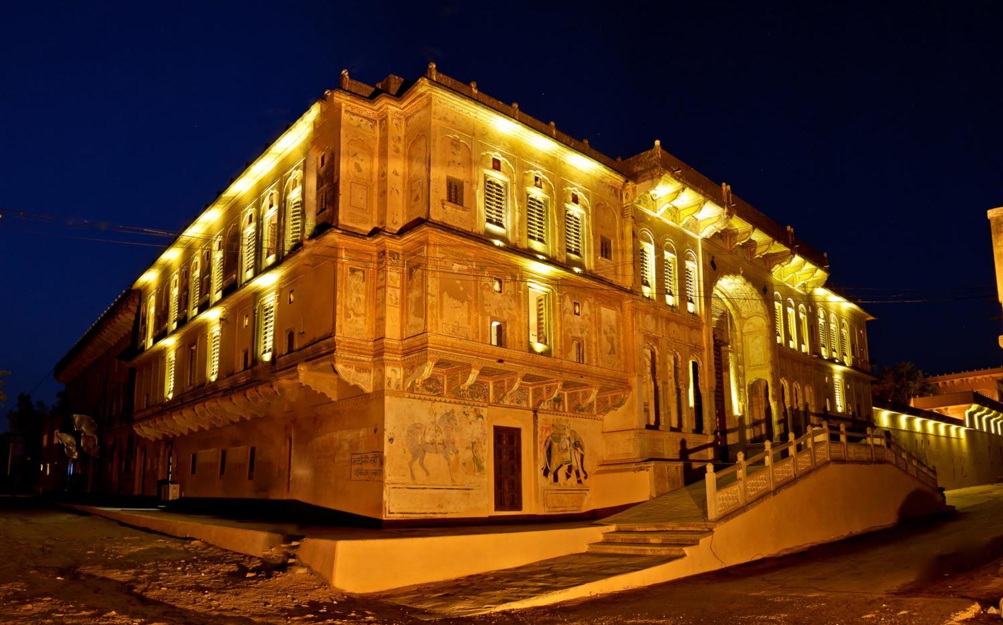 Vivaana Culture Hotel Mandāwa Esterno foto